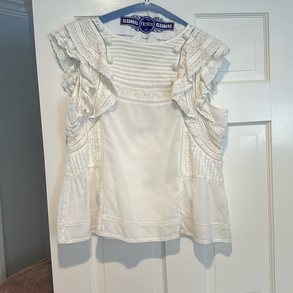 Sea size 8 cotton lace sleeveless blouse never worn.  Tie back closure